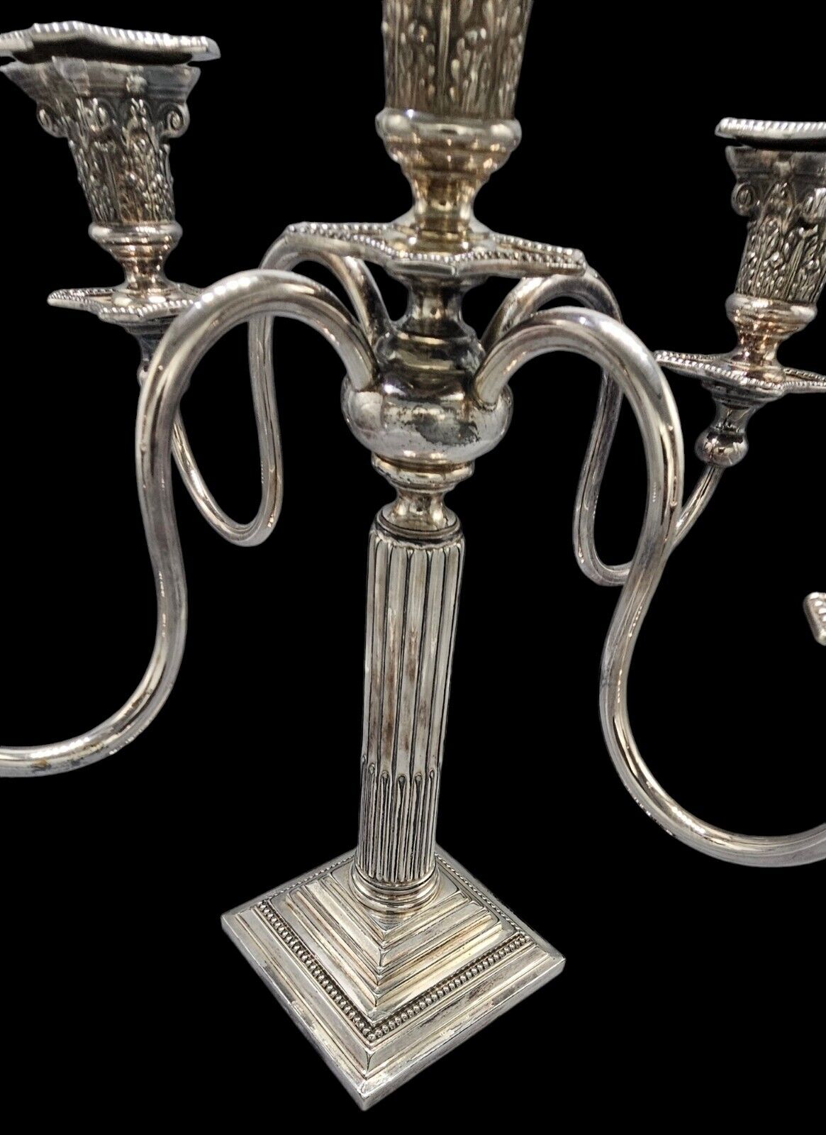 Meriden Britannia Corinthian Column Silverplate 4 Arm Candelabra And Snuffer